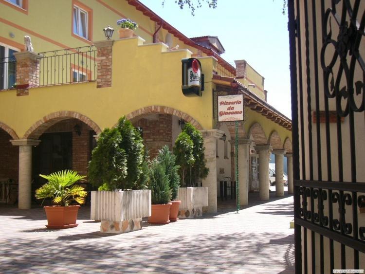 Penzion Da Giacomo Trenčín Exteriör bild